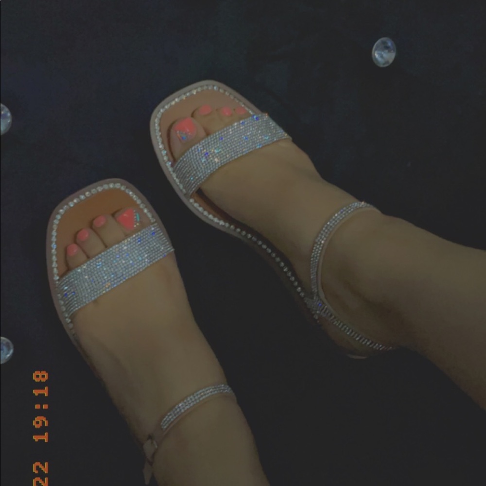 Steve Madden Nickel rhinestone sandals